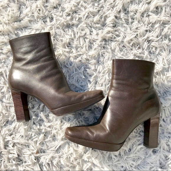 ✨ VINTAGE ✨Tommy Hilfiger Brown Heeled Booties - Picture 1 of 6